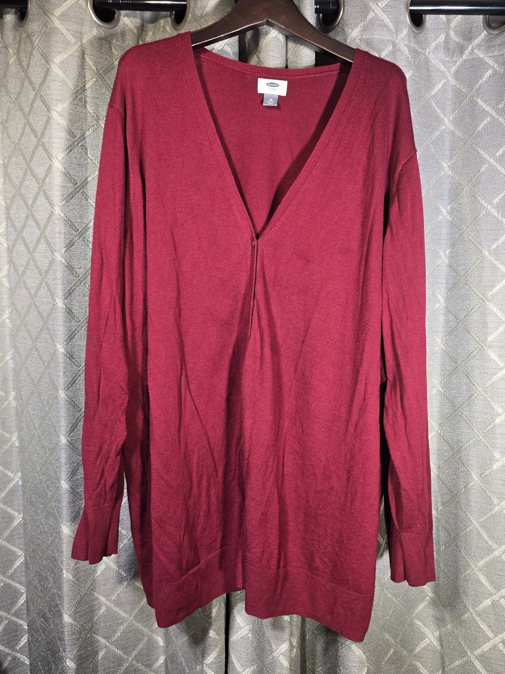 Old Navy Women's V-Neck Long Sleeve Sweater - Wine